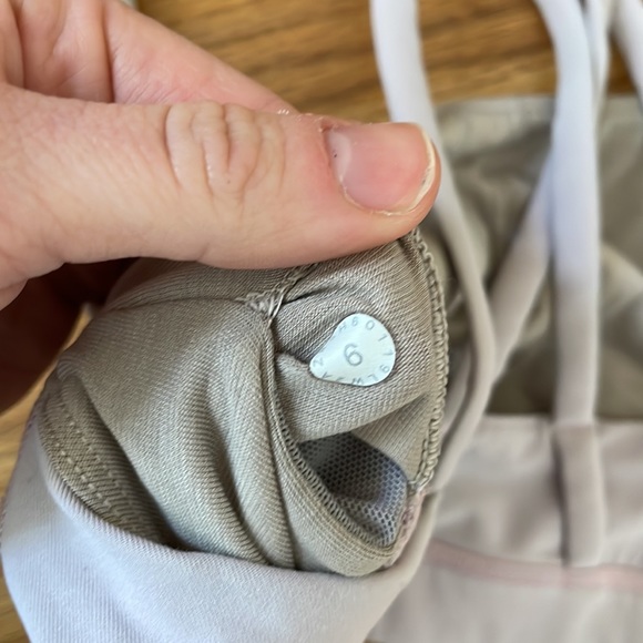 Lululemon sports bra - Picture 3 of 3